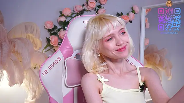 Snapshot of wow_angel chatting on June 12, 5:28 am wow angel online show from June 12, 5:28 am