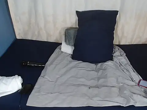 Snapshot of Sweet-Bella17 chatting on February 27, 6:30 pm Sweet-Bella17 online show from February 27, 6:30 pm