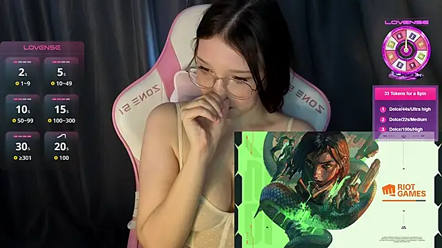 PinkiAura online show from February 23, 4:54 am