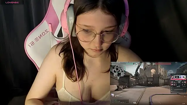 PinkiAura online show from February 24, 1:14 am