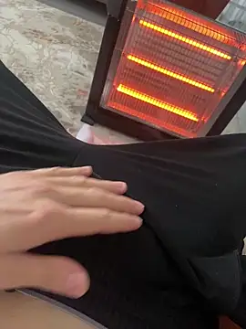 Snapshot of fenasixx chatting on February 25, 11:42 am fenasixx online show from February 25, 11:42 am