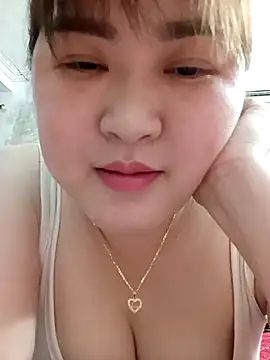 Snapshot of Kee-kimlee chatting on March 2, 5:08 am Kee-kimlee online show from March 2, 5:08 am