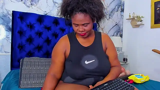 Snapshot of EBONY_SWEEET_ chatting on July 14, 3:44 am EBONY SWEEET online show from July 14, 3:44 am