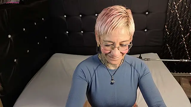 Everlyn sexx online show from March 18, 1:14 pm