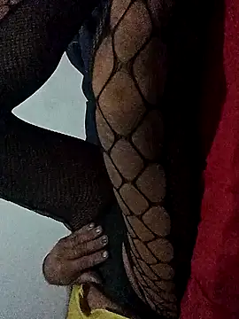saraborges online show from June 5, 1:45 am