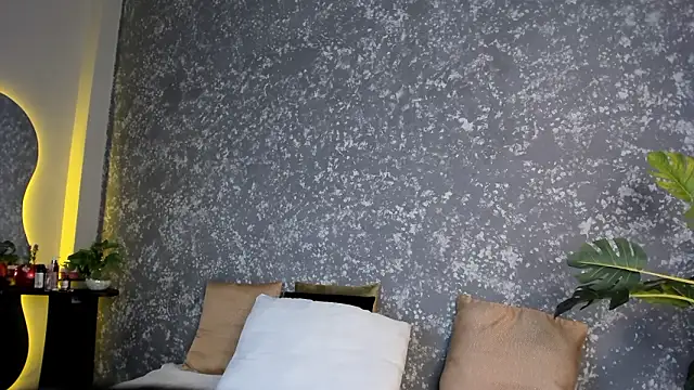 emma  summers online show from March 19, 7:18 pm