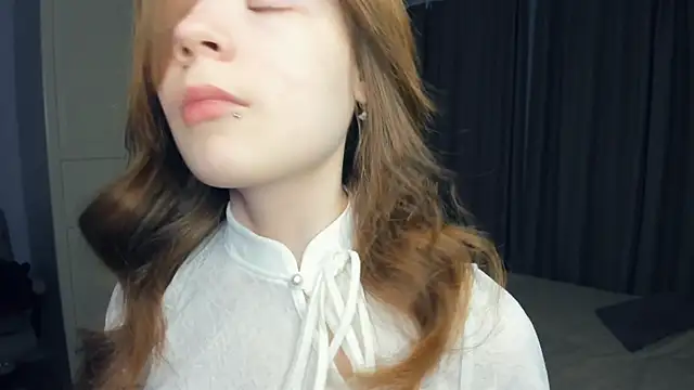 LavenderMitten online show from March 22, 5:55 am