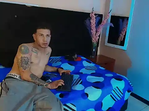 thonixxandluna online show from February 18, 8:27 pm