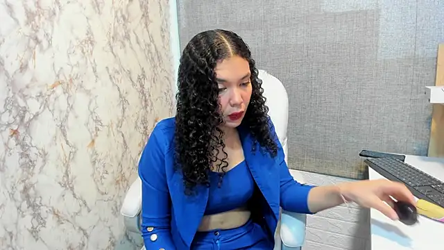 Snapshot of candice_johnss chatting on February 12, 12:44 pm candice johnss online show from February 12, 12:44 pm