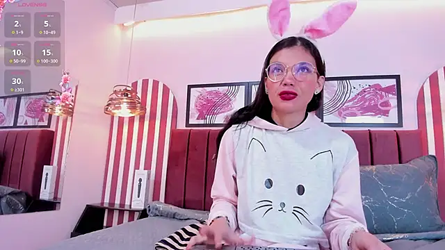 Snapshot of candice_johnss chatting on February 18, 12:23 pm candice johnss online show from February 18, 12:23 pm