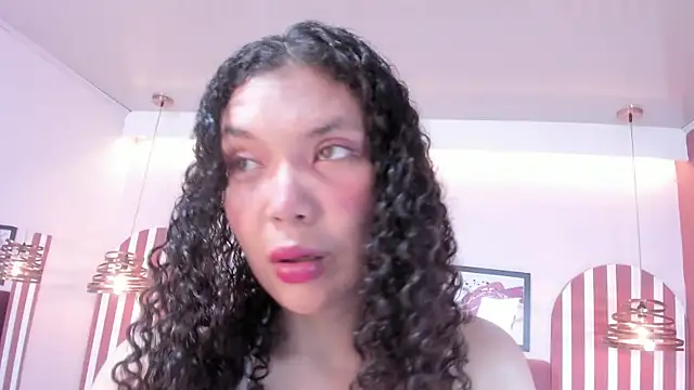 Snapshot of candice_johnss chatting on March 12, 1:17 pm candice johnss online show from March 12, 1:17 pm