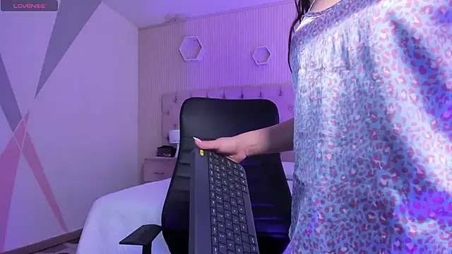 Snapshot of DulcePrince_ chatting on February 21, 12:17 pm DulcePrince online show from February 21, 12:17 pm