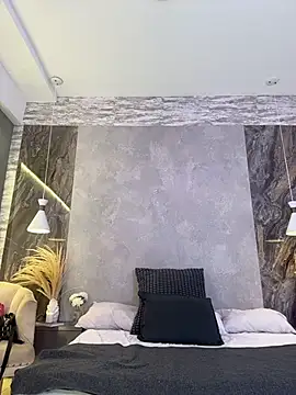 Hannah-Prada online show from February 20, 11:32 am