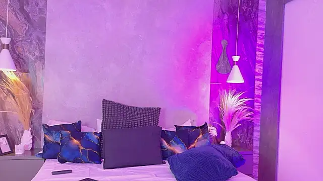 Hannah-Prada online show from February 28, 11:22 am