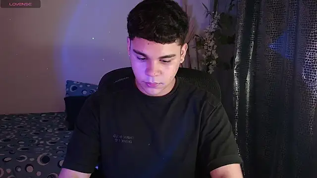 eithan jonnes online show from March 5, 8:27 pm