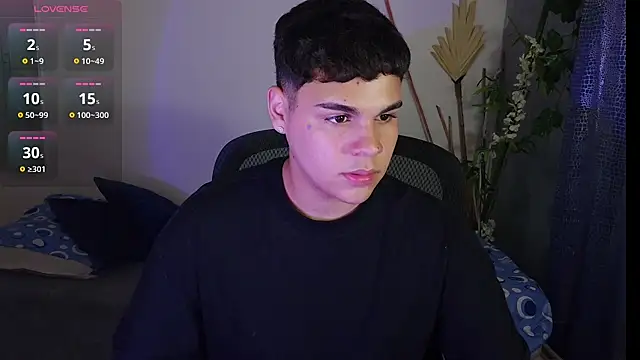 eithan jonnes online show from April 13, 8:58 pm