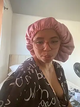 Lucy strong1 online show from February 13, 7:43 pm