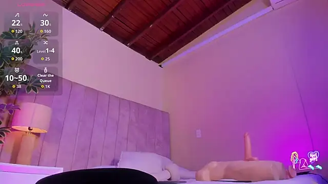 Ashley Beaomunt online show from April 13, 11:37 am