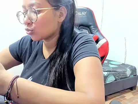 QueenNyxx online show from March 10, 2:55 pm