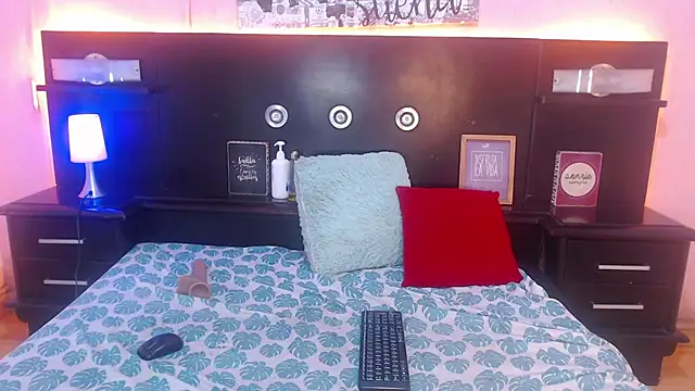 ShannySweett online show from April 12, 11:10 pm