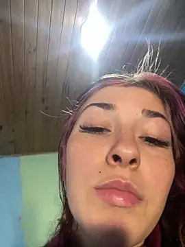 Snapshot of Luna33- chatting on June 20, 7:49 pm Luna33- online show from June 20, 7:49 pm