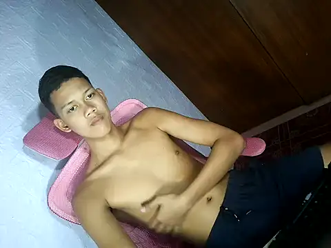 UrAsian Turjak online show from March 11, 6:52 am