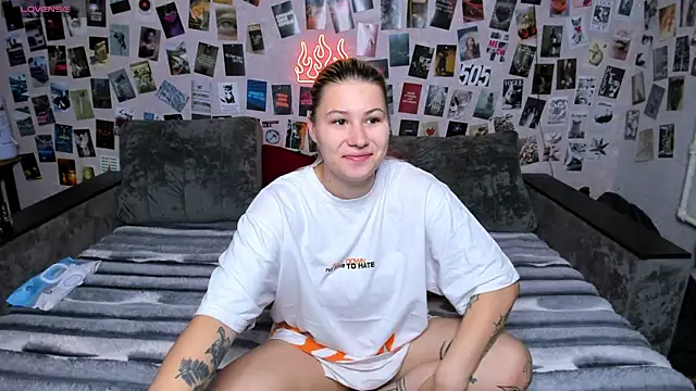 Snapshot of x_Ulya1cutex chatting on June 20, 5:38 pm x Ulya1cutex online show from June 20, 5:38 pm
