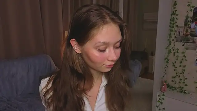 HolliBillig online show from February 13, 7:21 pm