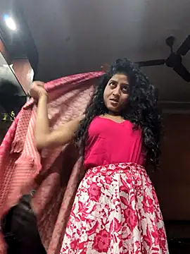 Snapshot of sexysilmy chatting on February 26, 8:46 am sexysilmy online show from February 26, 8:46 am