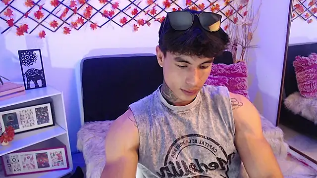 IanWest  online show from June 9, 6:08 pm