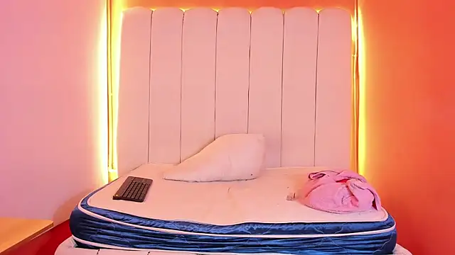 NaughtyVibes OS online show from February 10, 1:48 pm