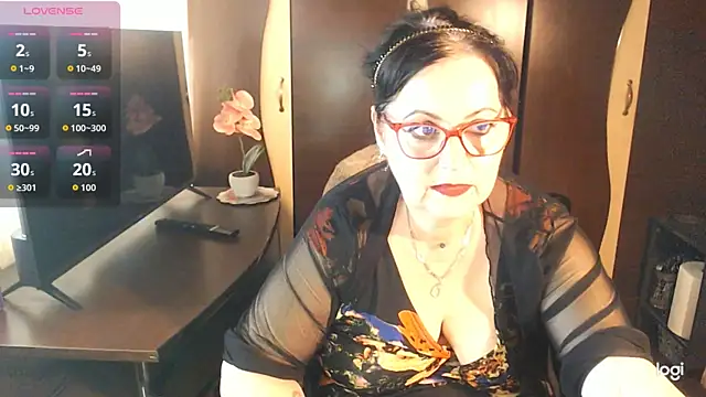 Snapshot of exiMIlf chatting on June 20, 11:13 am exiMIlf online show from June 20, 11:13 am