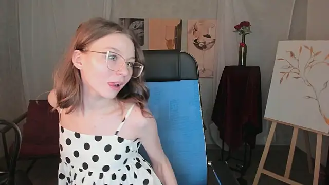 ElliFrankenweenie online show from February 28, 6:20 pm