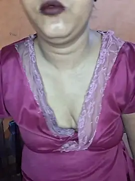 Snapshot of Nency_Love143 chatting on July 18, 7:17 pm Nency Love143 online show from July 18, 7:17 pm