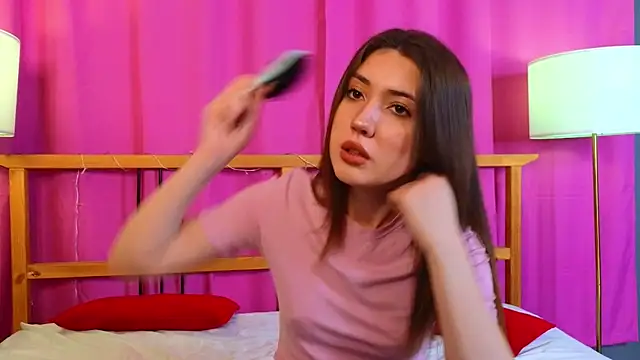 Snapshot of AliceZimmer chatting on March 4, 7:42 pm AliceZimmer online show from March 4, 7:42 pm