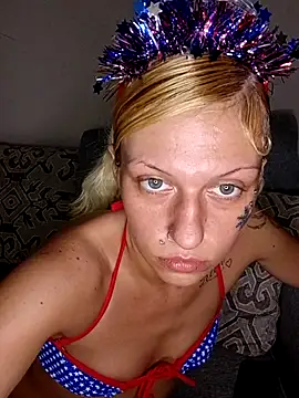 Snapshot of ellabankzz chatting on May 25, 6:14 pm ellabankzz online show from May 25, 6:14 pm