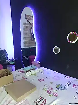 laila d online show from March 19, 2:04 am