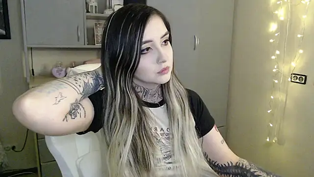 Rin Tozier online show from March 29, 1:16 am