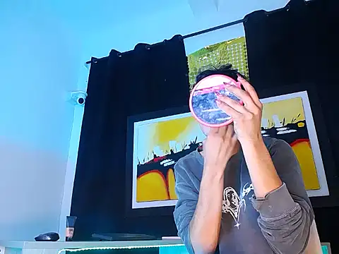 jullian ricci online show from March 21, 10:24 pm