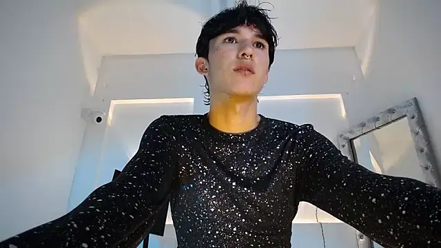 jullian ricci online show from April 6, 12:19 am