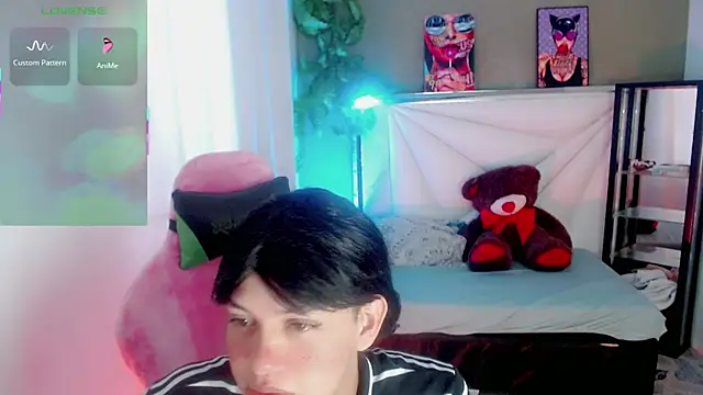 Top and bottom online show from May 24, 3:06 pm