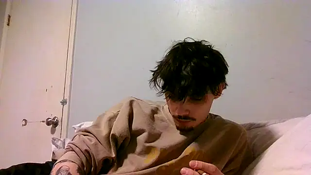 Snapshot of benriskey12 chatting on March 16, 6:17 am benriskey12 online show from March 16, 6:17 am