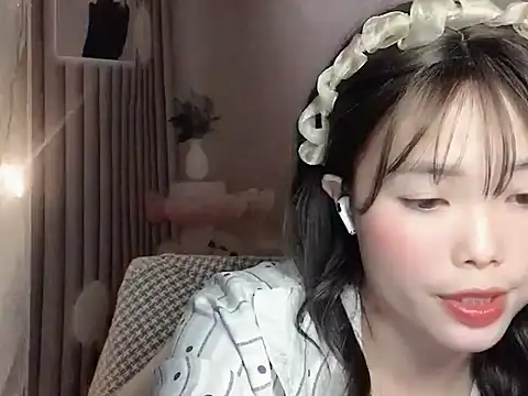 Girl-crazy1 online show from February 25, 2:43 am