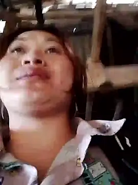 Snapshot of bany-lee chatting on February 26, 12:42 am bany-lee online show from February 26, 12:42 am