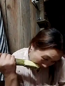 Snapshot of bany-lee chatting on March 4, 2:45 pm bany-lee online show from March 4, 2:45 pm