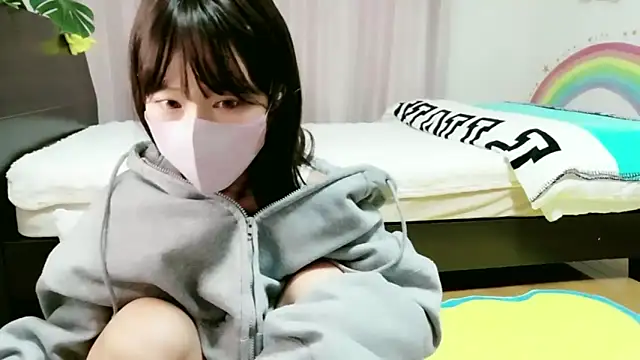 Snapshot of Saran_chan chatting on March 4, 10:43 am Saran chan online show from March 4, 10:43 am