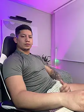  robertobaggioo online show from April 2, 12:47 pm