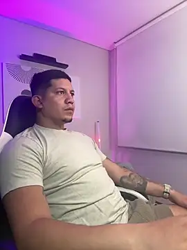  robertobaggioo online show from April 19, 12:59 pm