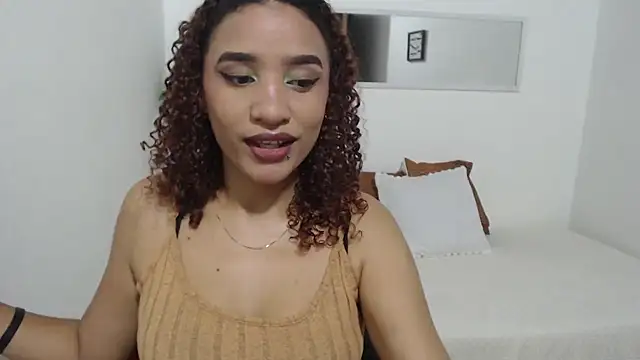 Snapshot of Alice_Grinnerk chatting on February 20, 2:06 pm Alice Grinnerk online show from February 20, 2:06 pm