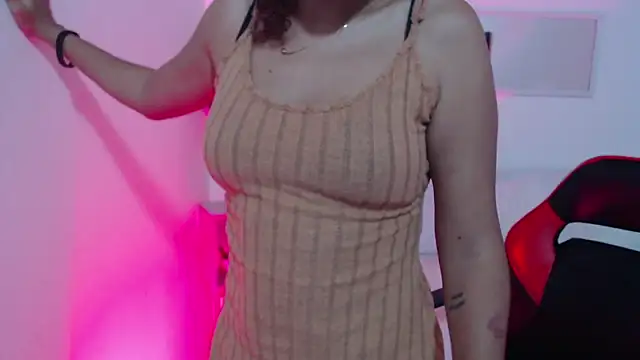 Snapshot of Alice_Grinnerk chatting on February 25, 1:32 pm Alice Grinnerk online show from February 25, 1:32 pm